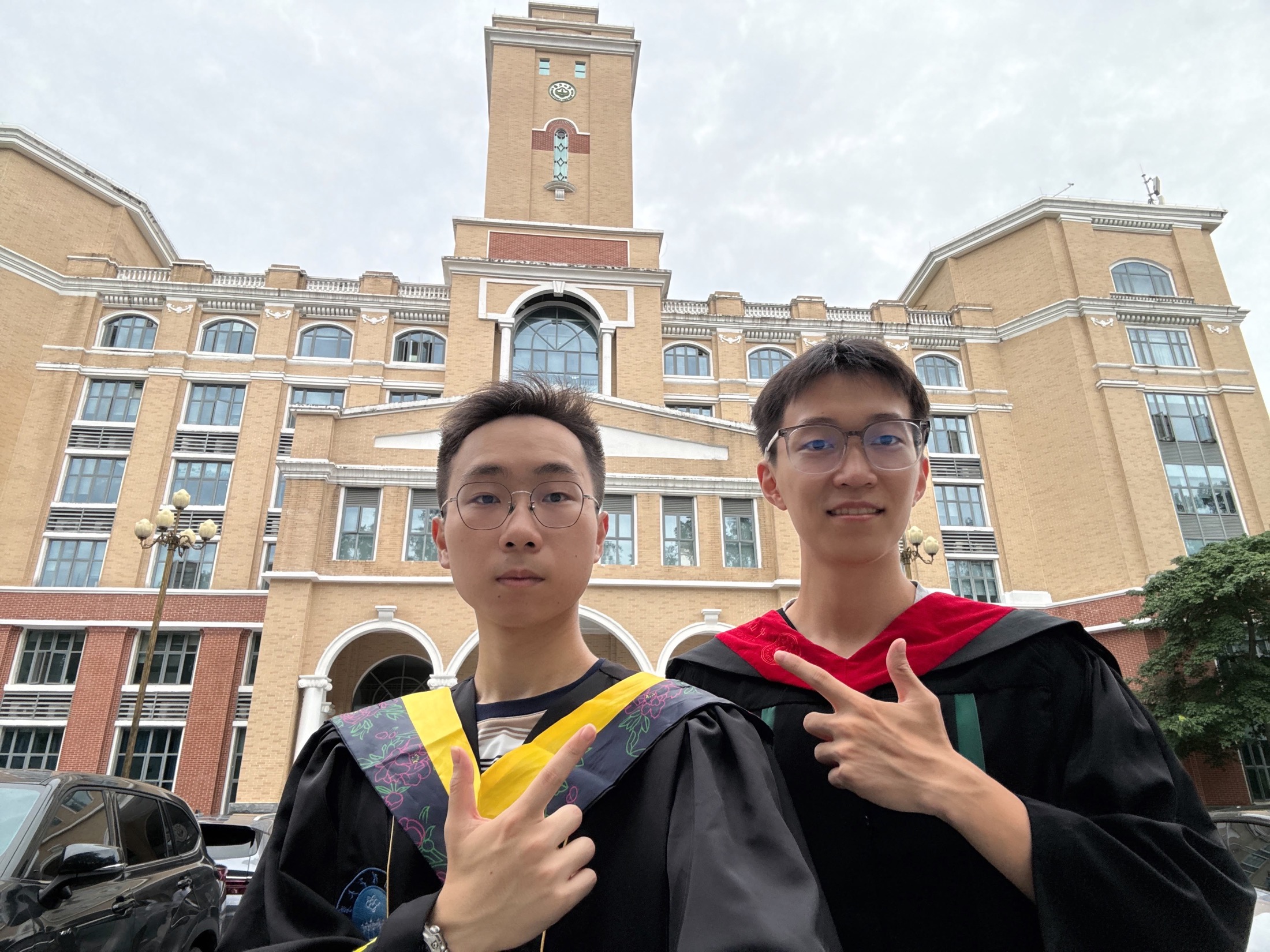 换个角度,再认真留一张。