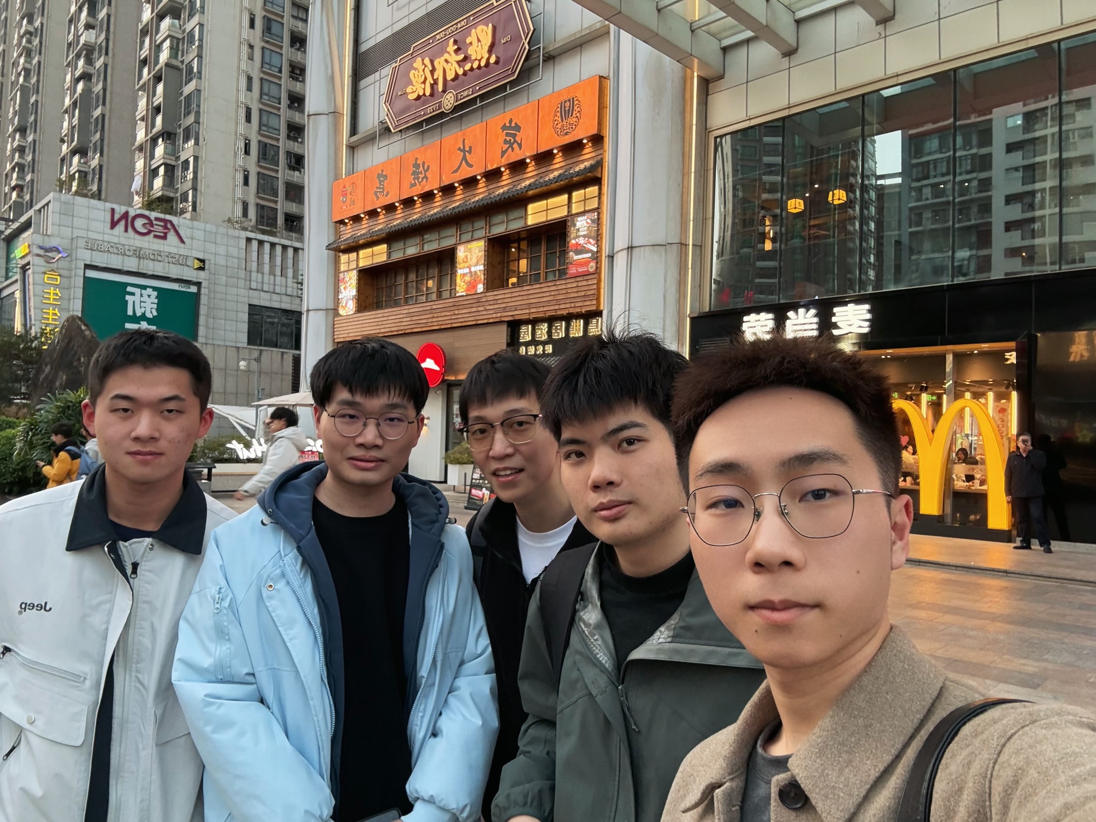 三年半过去,回到这里还是会想起当年的少年。