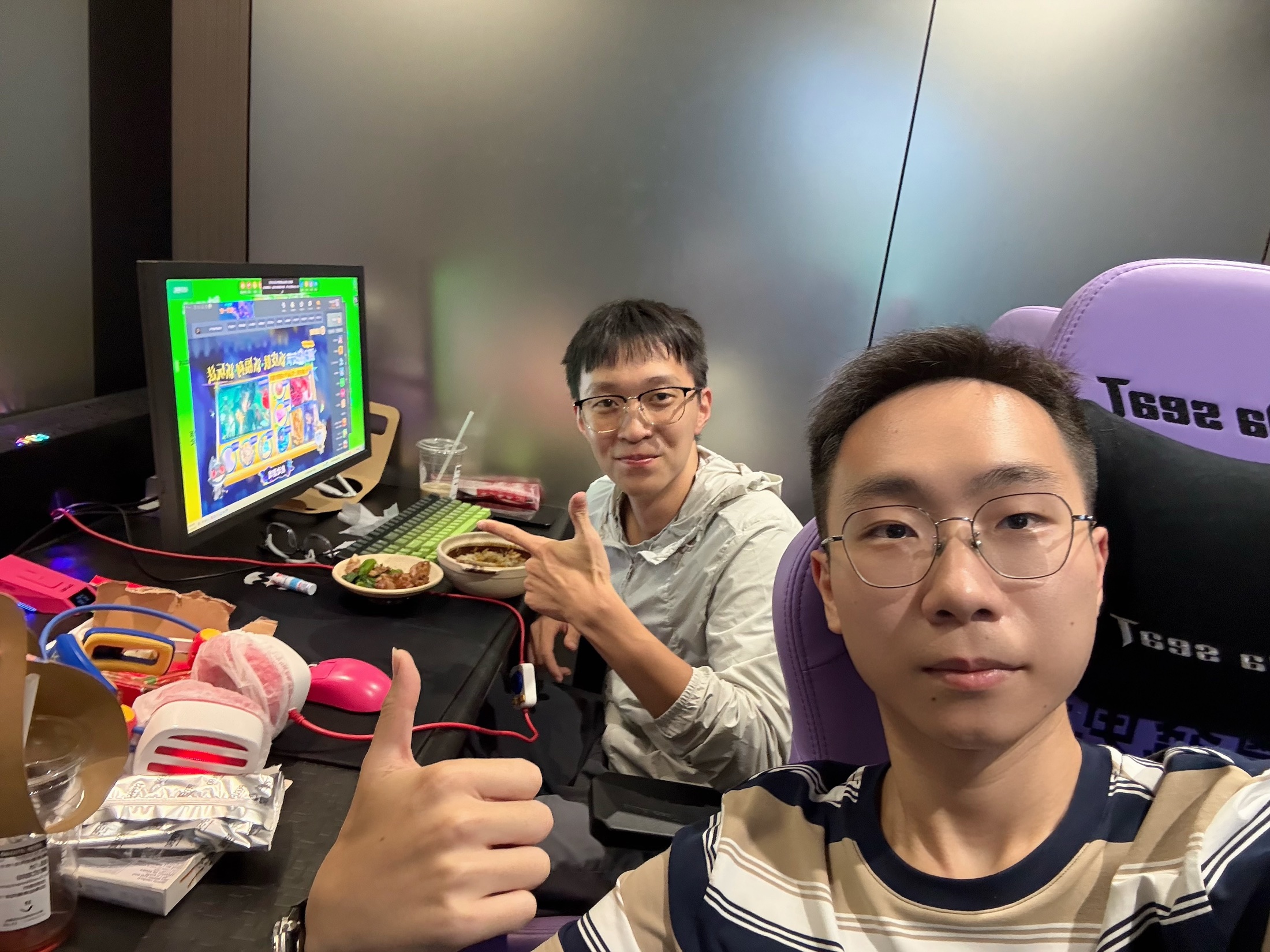 远行以前,再把并肩坐着的这一晚留住。